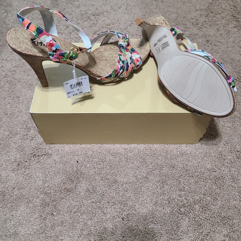 BRAND NEW CPRK HEELS